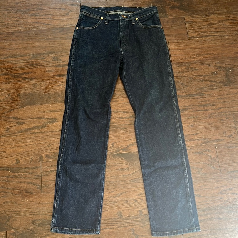Men’s cowboy cut wranglers